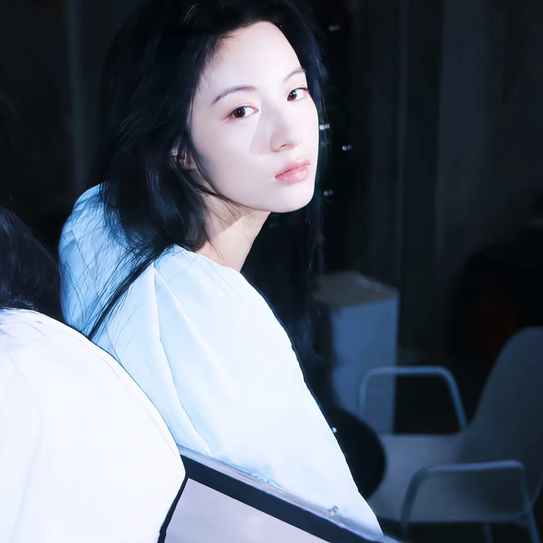 手握系统王妃在线发癫